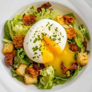 Salad Lyonnaise