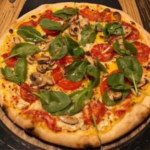 Medium - Thin Crust The Lou