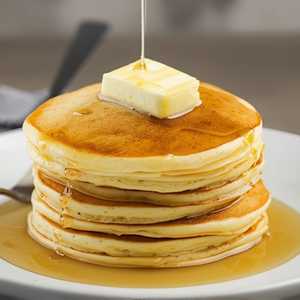 Classic with whipped butter & maple syrup