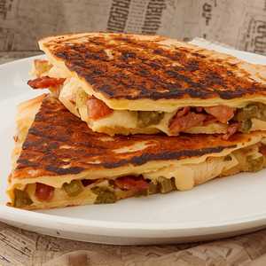 CHIPOTLE BACON CHICKEN QUESADILLA