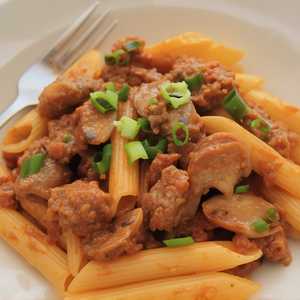 PENNE BOLOGNESE