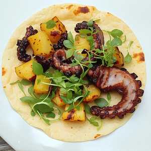 Pulpo Y Papa Taco
