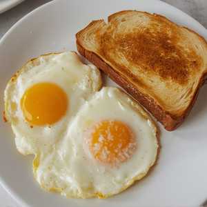 2 Eggs & Toast