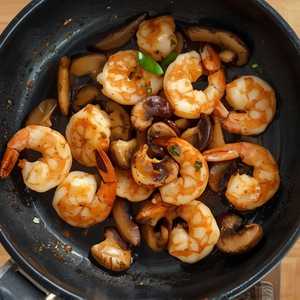 Stirfried Shrimp And Scallop With King Mushroom 皇子菇炒虾带子