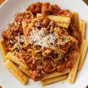 RIGATONI BOLOGNESE