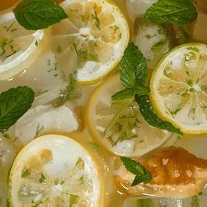 FRESH SQUEEZED LEMONADE W/ MINT & GINGER