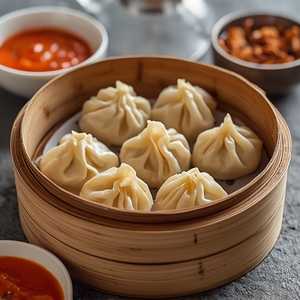 Steamed Chicken MoMo
