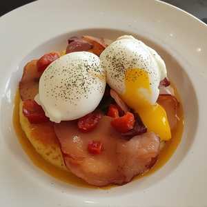 Eggs Basquaise
