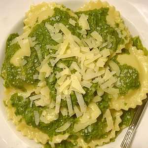 Cheese Ravioli Pesto