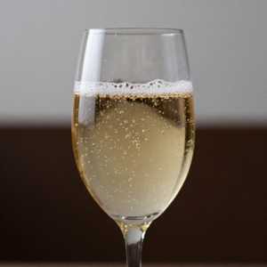 N/A SPARKLING WINE