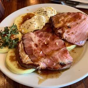 HAM, EGGS & HOTCAKES