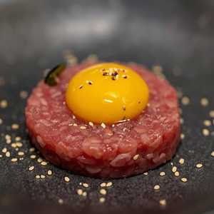 a5 wagyu tartare