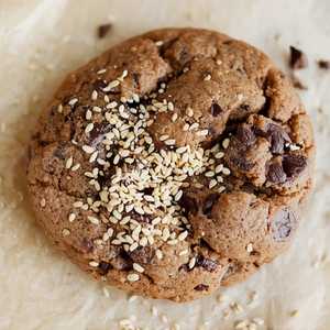 Chocolate Chip Sesame Cookie