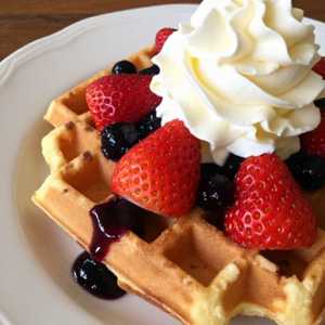 Fresh Strawberry Waffles - Single