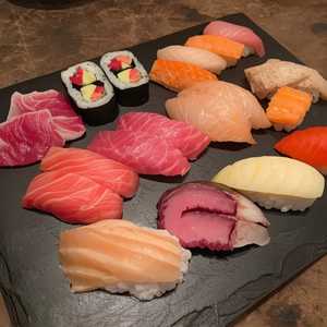 SUSHI & SASHIMI COMBINATION*