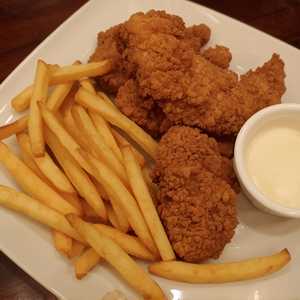 KIDS FRIED CHICKEN W/ FRIES