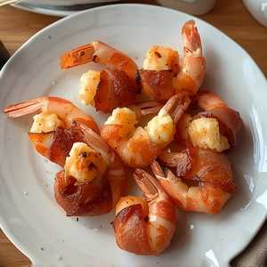 Boston-Style Bacon-Wrapped Shrimp / A la Boston