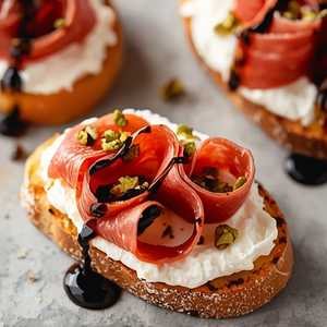 Crostini con Mortadella