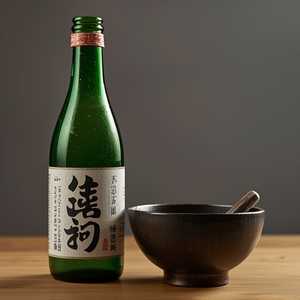 Korean Rice Wine (Makgeolli)
