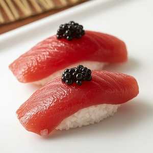TUNA NIGIRI (2 PIECES)