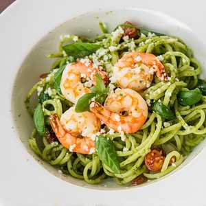 Fettuccine Al Pesto Con Gamberi