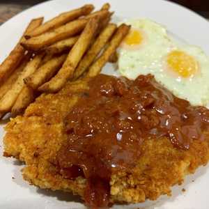 Milanesa-country friedsteak & eggs