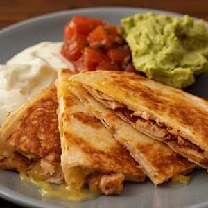 KEY WEST CHICKEN QUESADILLA
