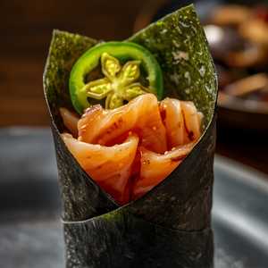 HAMACHI HAND ROLL