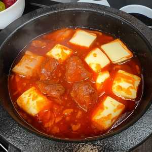 X-6. 김치찌개 (소) Kimchi Stew (Extra)