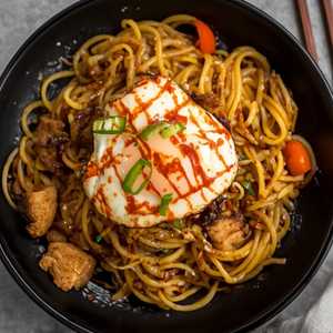 Kuay Teow Kua Gai Pan Fried Noodles