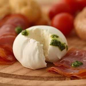 Burrata & Prosciutto