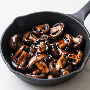 "Drunken" Cremini Mushrooms
