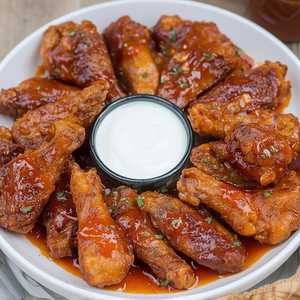 World Famous Fried Wings Combo