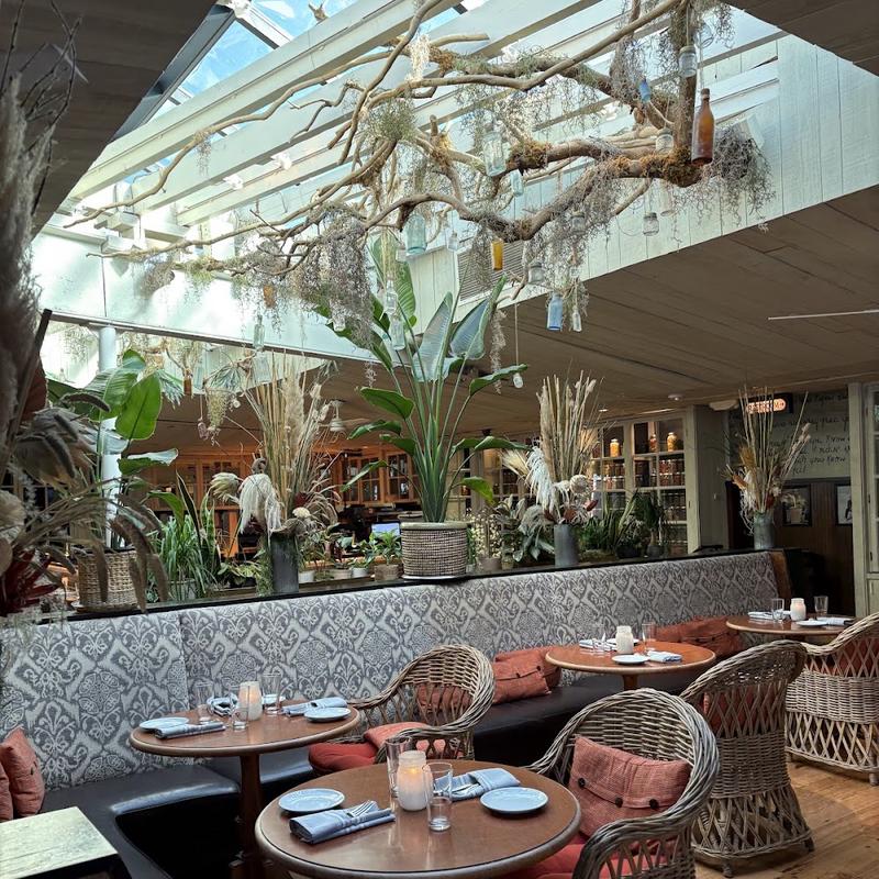 SOUTH Restaurant & Jazz Club