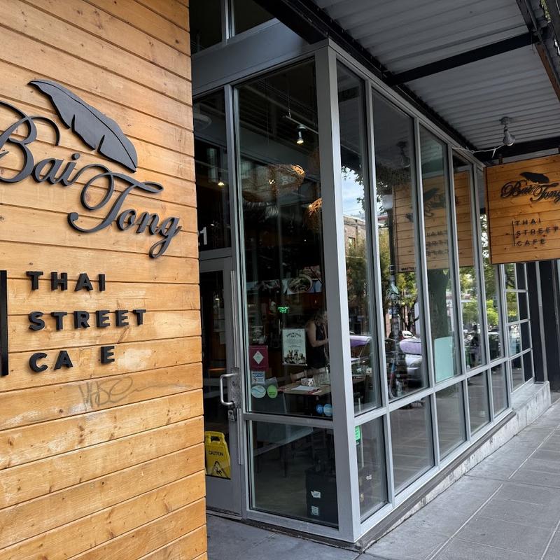 Bai Tong Thai Street Cafe