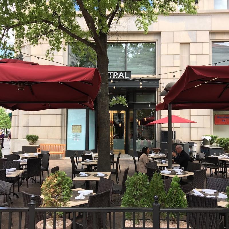 Central Michel Richard in Washington