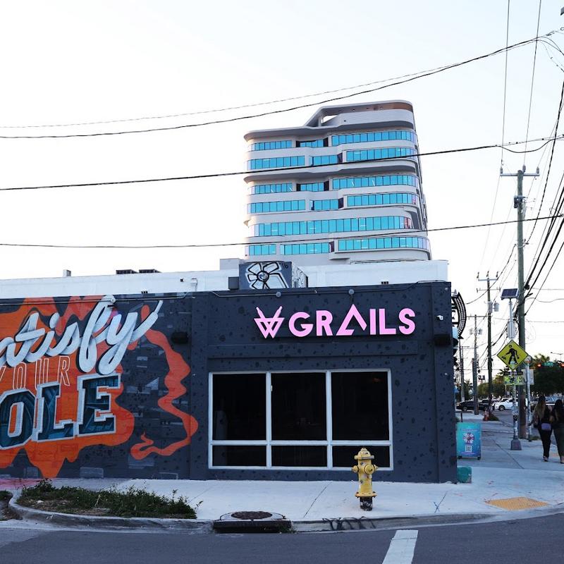 Grails Miami - Restaurant & Sports Bar